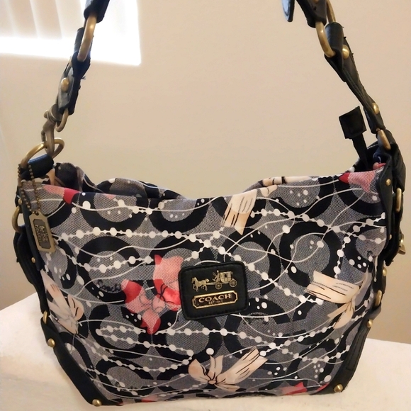 Cute Pearl and Bows Bag - Picture 1 of 1